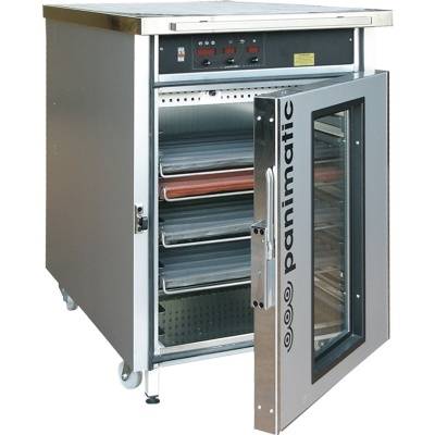 Technicien Solution Labo Fournil en cours d'installation de matériel Panimatic à Bordeaux